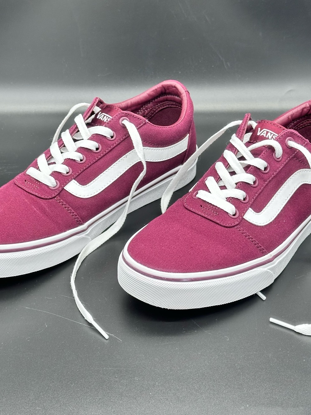 Size 10 Vans Ward Low Top Women’s Sneakers Burgundy Canvas White Stripe Shoes - Picture 5 of 14